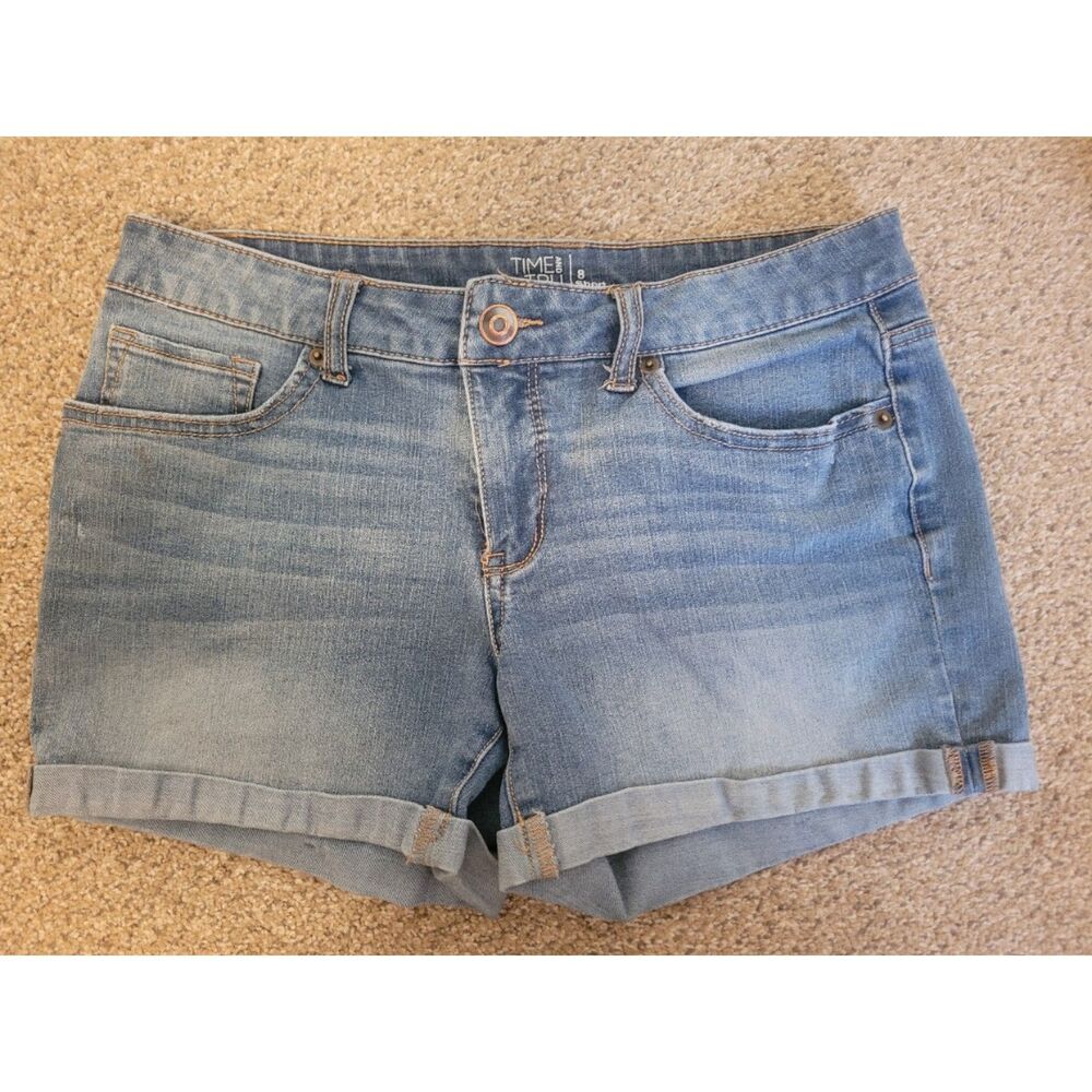Time and Tru Women's Denim Shorts Size 8 Short Light Wash Stretch Cuffed Jean